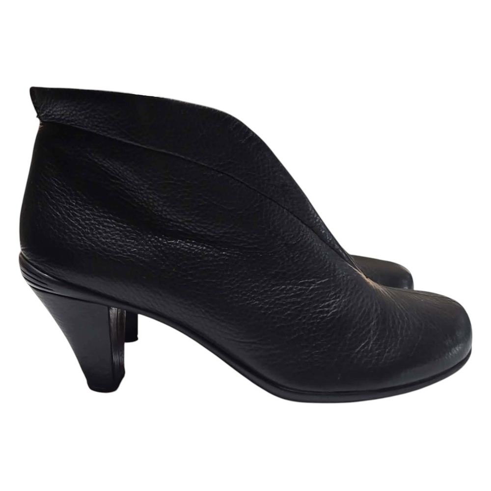 Gentle Souls Osaka Mia Black Leather Ankle Boots Kitten Heel Womens 7.5M SH319 - Picture 2 of 10